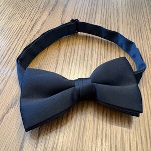 Redken Black Bow Tie